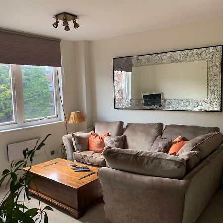 4 The Courtyard Central Windsor 2Br Экстерьер фото