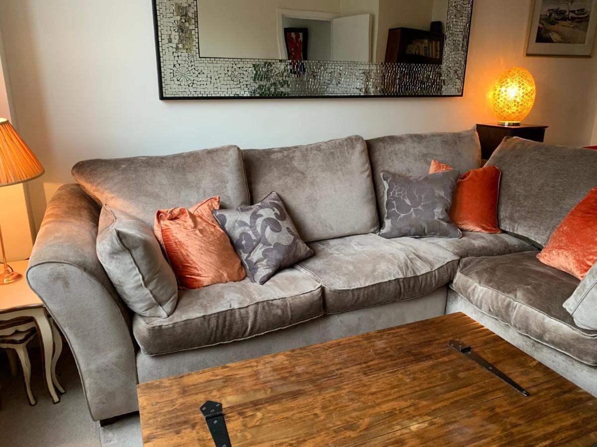4 The Courtyard Central Windsor 2Br Экстерьер фото