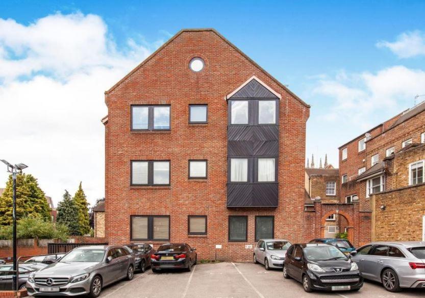 4 The Courtyard Central Windsor 2Br Экстерьер фото